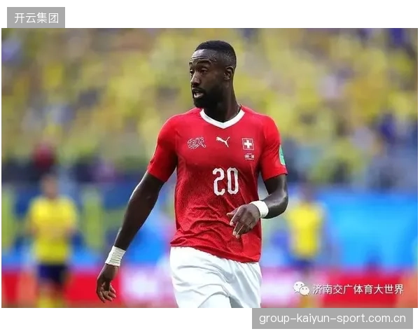 德国籍主帅率瑞士进八强：从“黑马”到“超级大国”